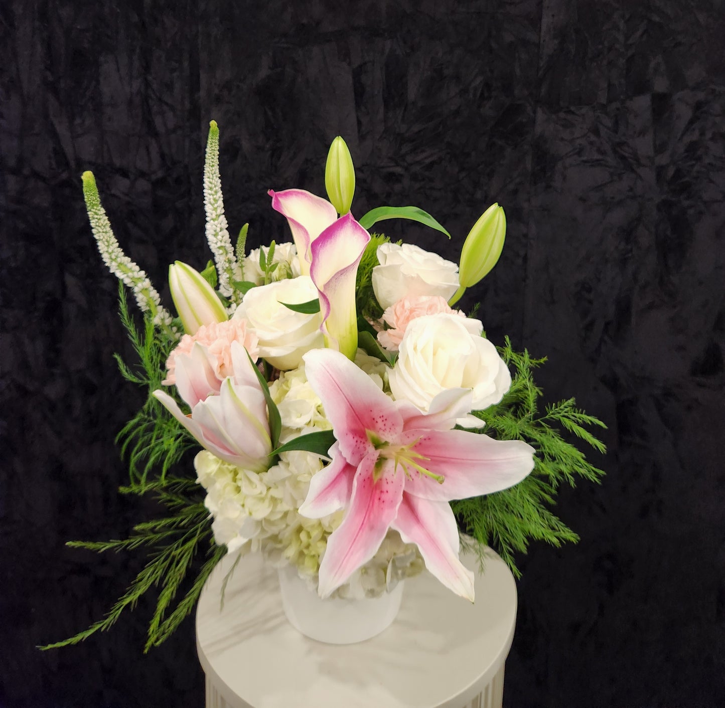 Lily Elegance(vase)