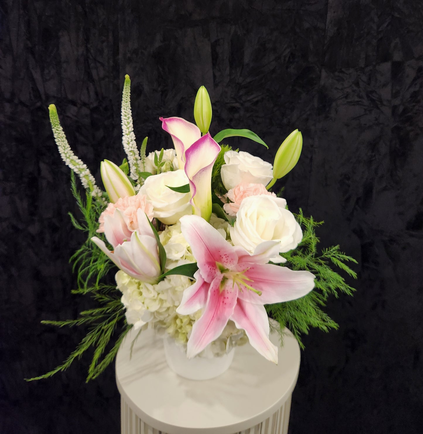 Lily Elegance(vase)