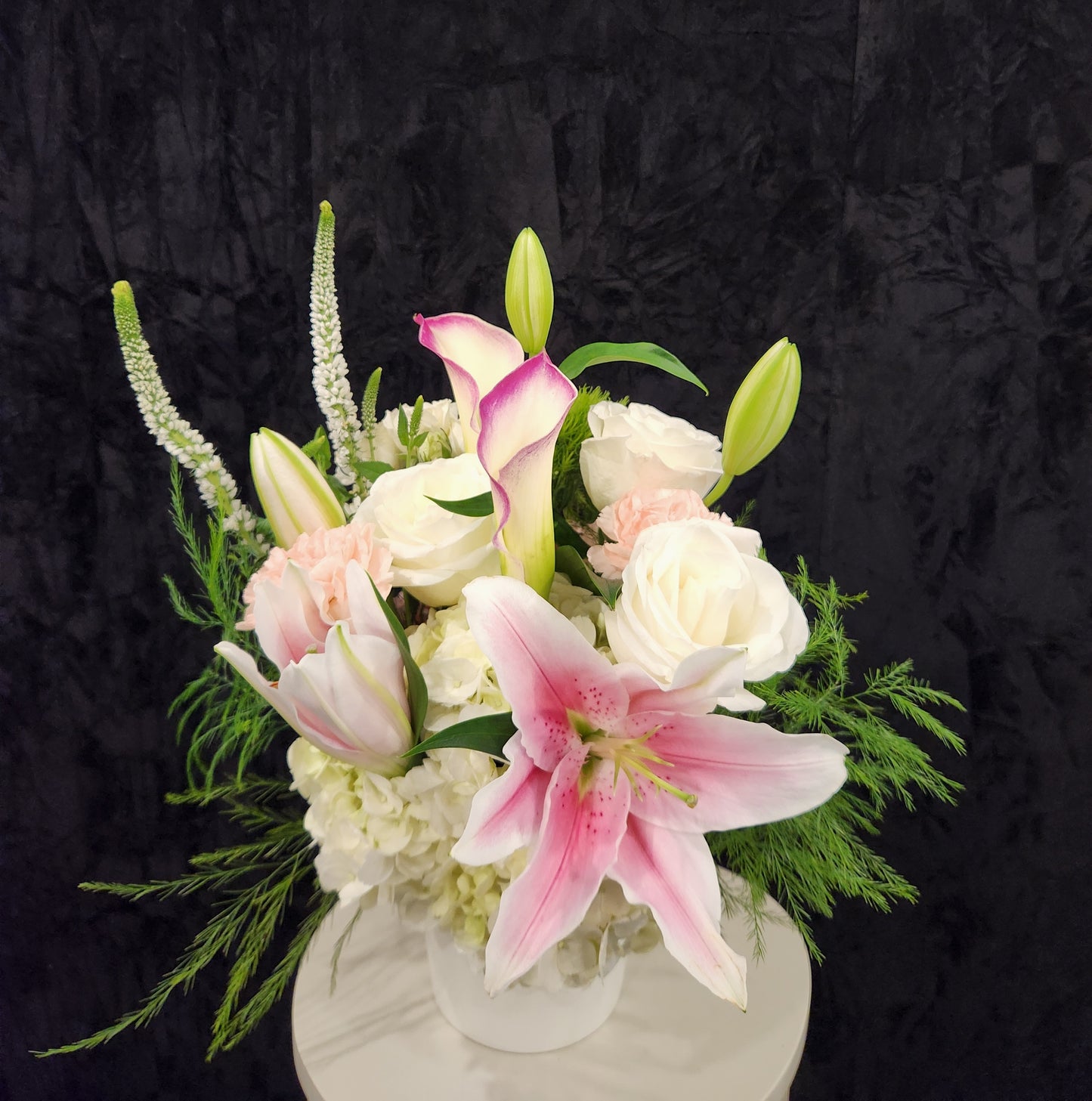 Lily Elegance(vase)
